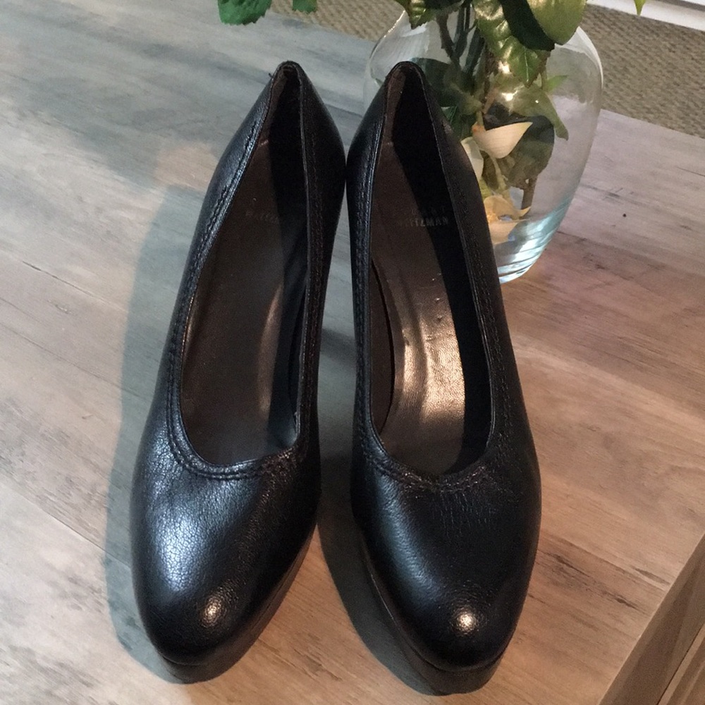 Women’s Stuart Weitzman pumps, size 8